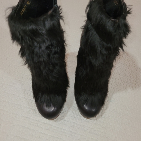 GUCCI Rabbit Saddle Soft Boots w Gold Buckle - Picture 3 of 16